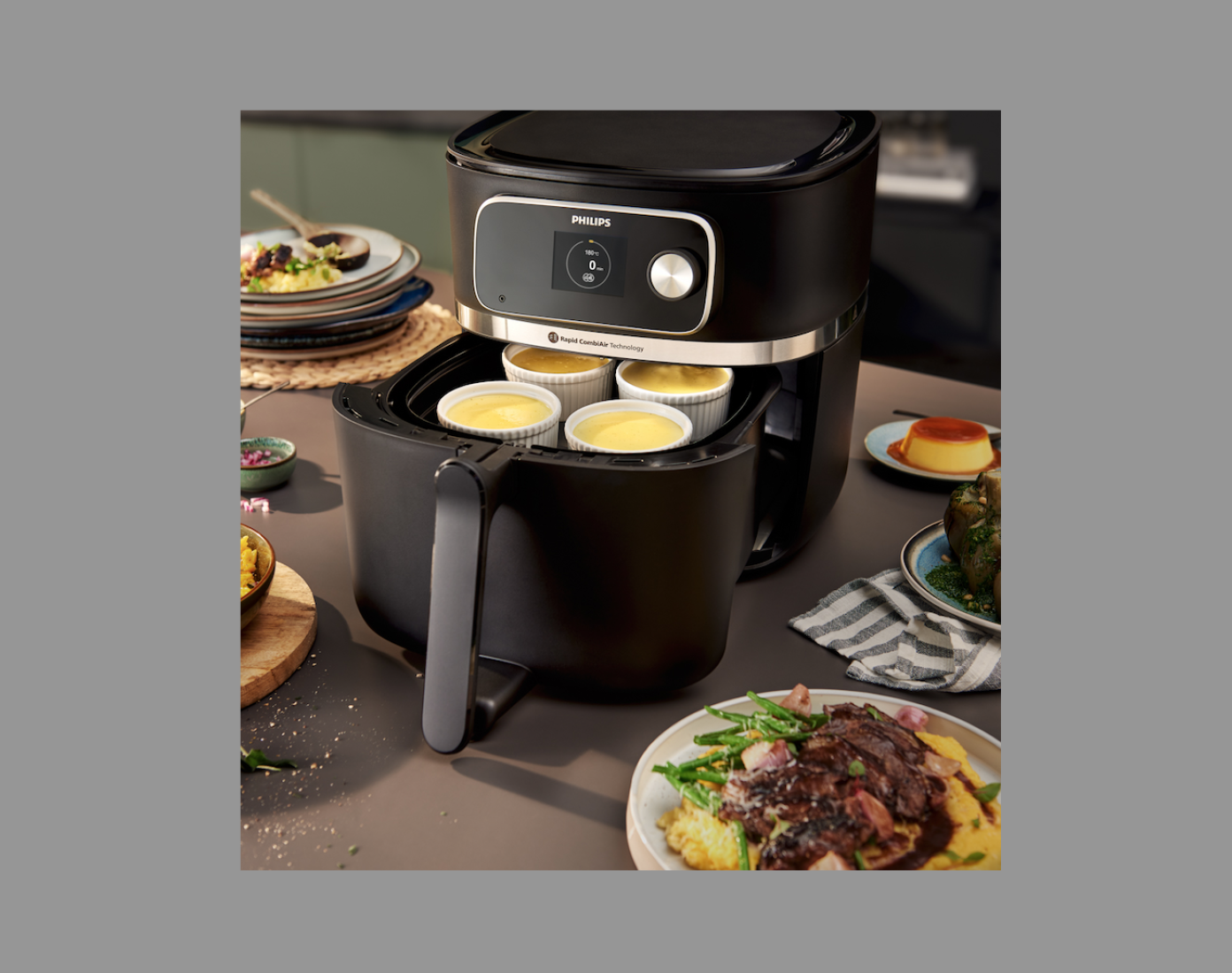 La nuova friggitrice ad aria Philips Airfryer Combi Serie 7000 è